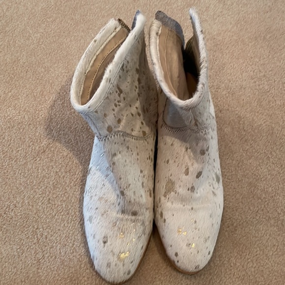 Coconuts by Matisse White Booties - Picture 2 of 4